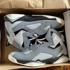 Jordan True Flight in cool grey size 8 mens